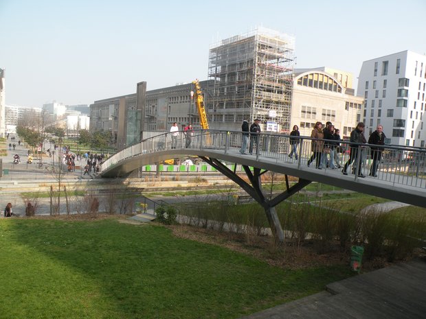  passerelle pour piétons, Grands Moulins